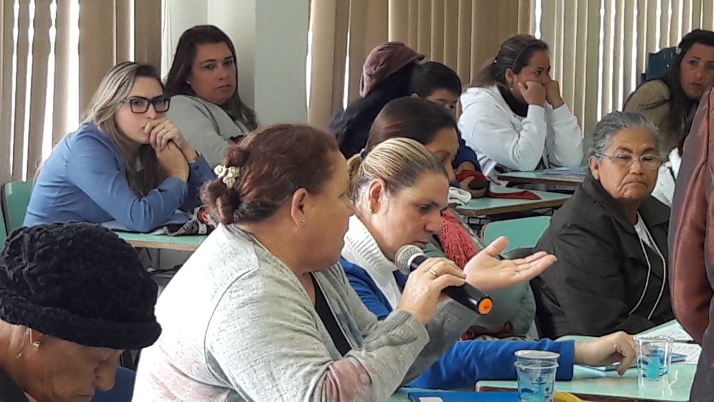 Pescadoras passam por formação sobre SUS no Paraná