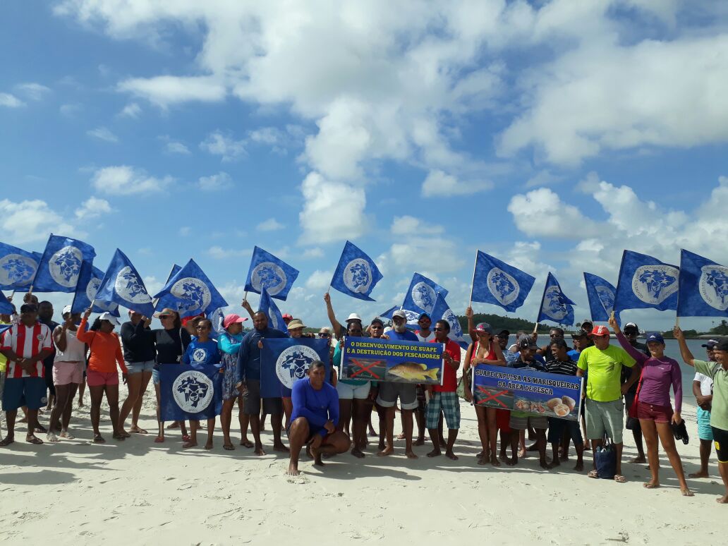 Manifestação de pescadores contra dragagem em Suape
